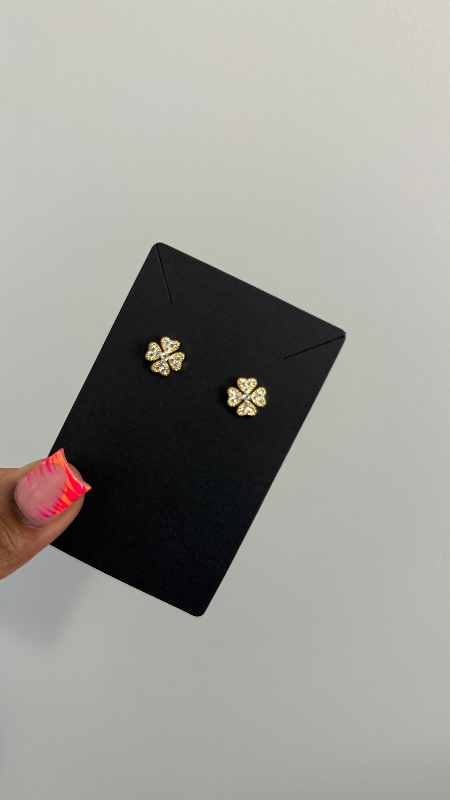 LARGE GOLD CLOVER STUD EARRINGS