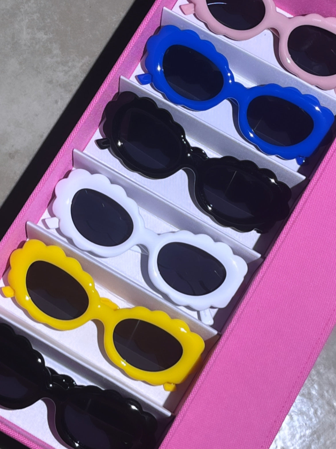 Flower Shaped Plastic Frame Sunglasses