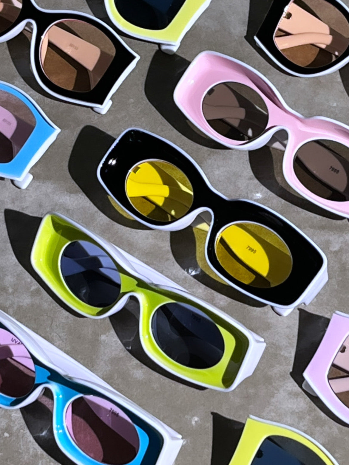 Deep Chunky Retro High Fashion Oval Sunglasses